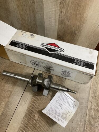 Briggs & Stratton 495655 New NOS Crankshaft Genuine OEM Part (6922765467831)